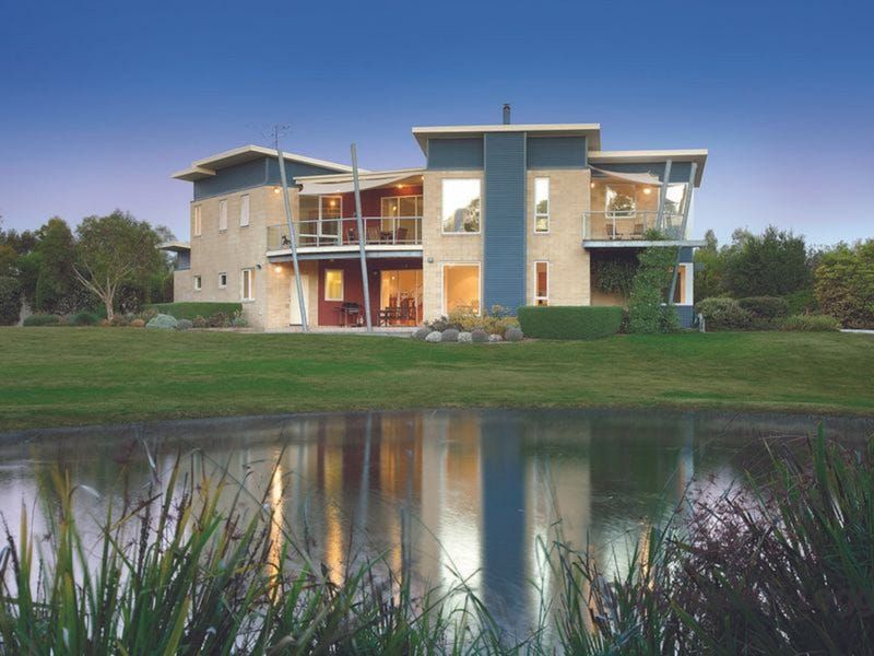 Modern acreage home on 3 hectare allotment Albert Ruttle Drive Inverloch