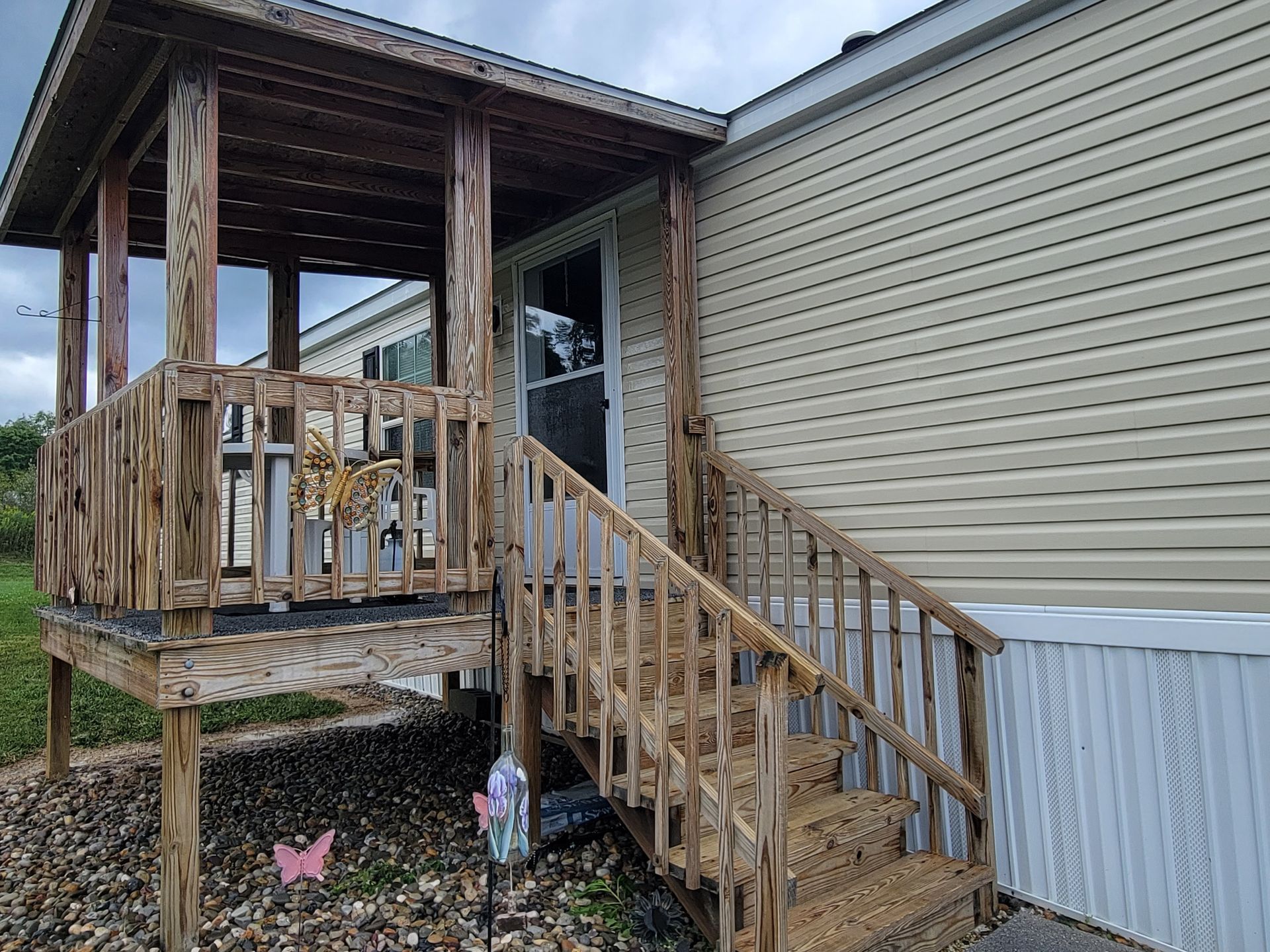 vinyl house soft wash and wood deck with brightening  power washing pressure washing near me Enola PA