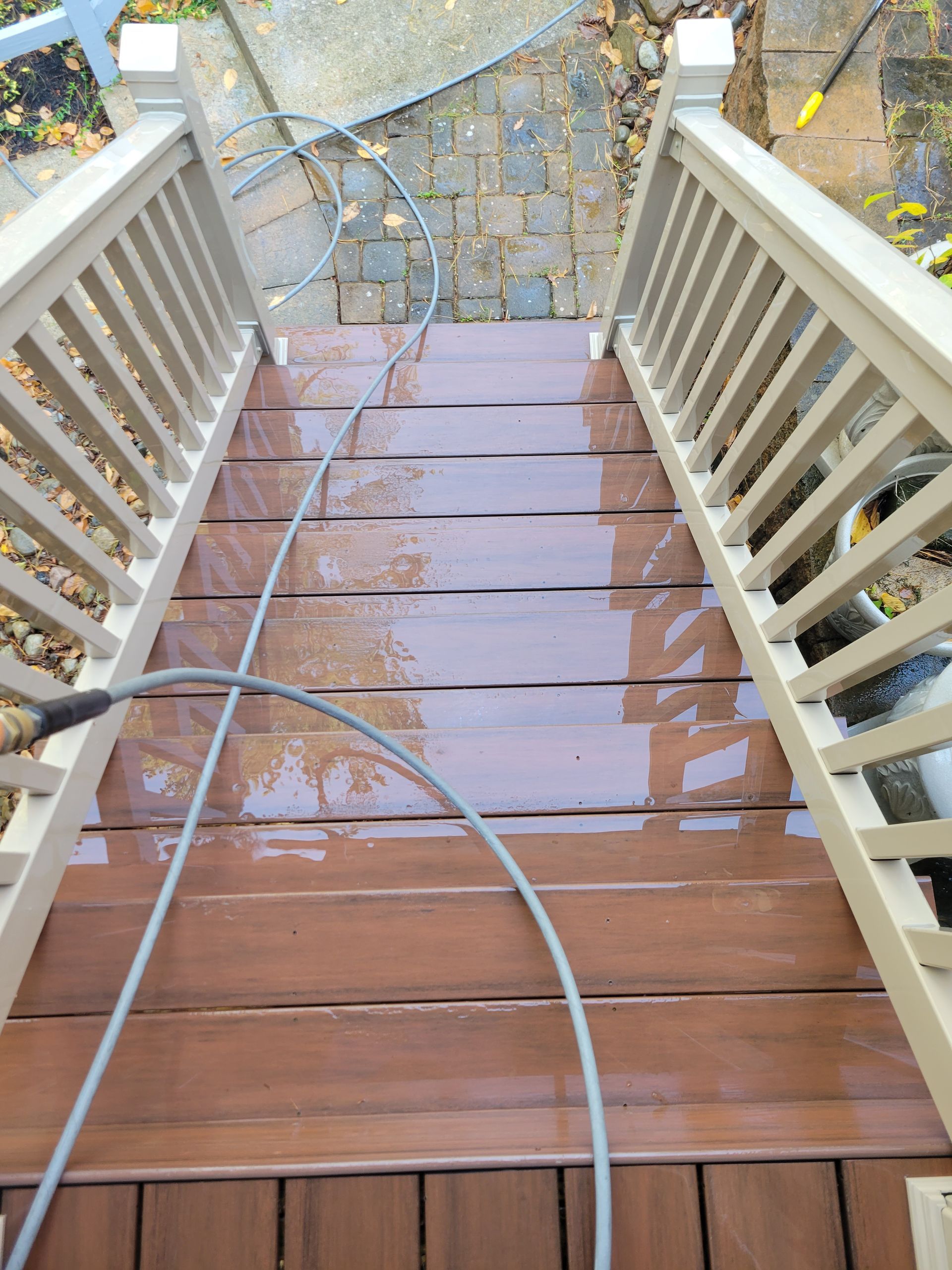  composite Deck steps House soft washing vinyl siding algea removal mold power washing Hershey hummelstown PA 