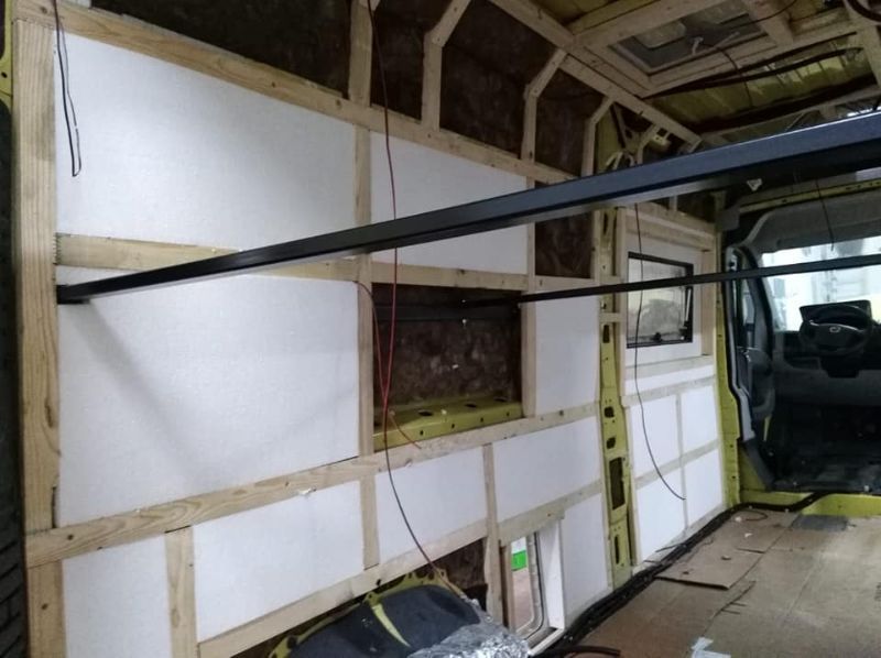 scheletro interno di camper