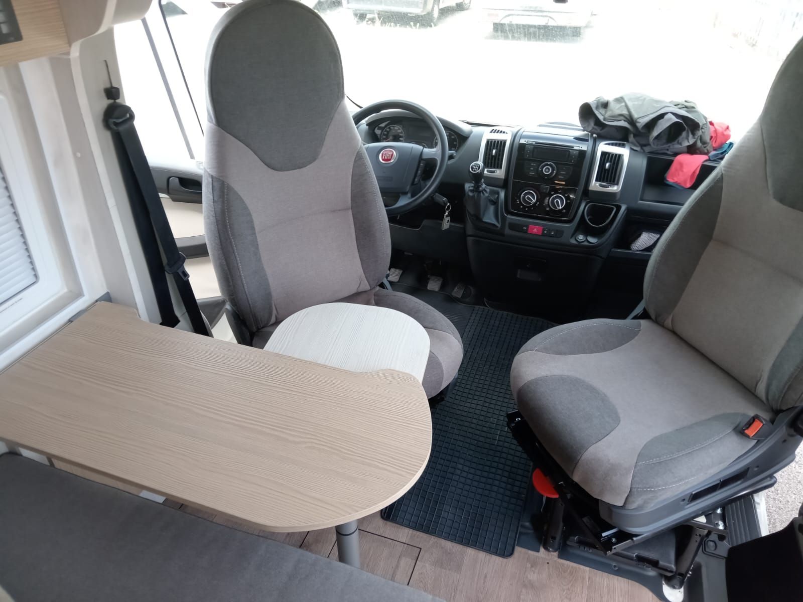 sedute girevoli camper