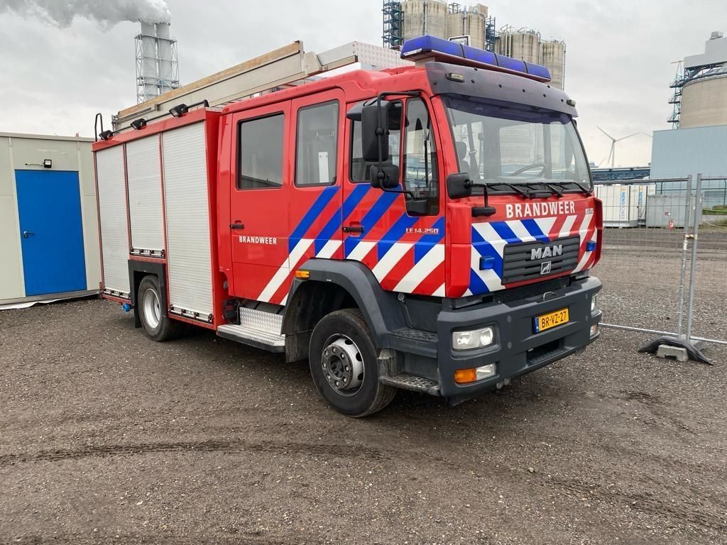 Tankautospuit met bezetting huren brandwachtwoord BV bellen