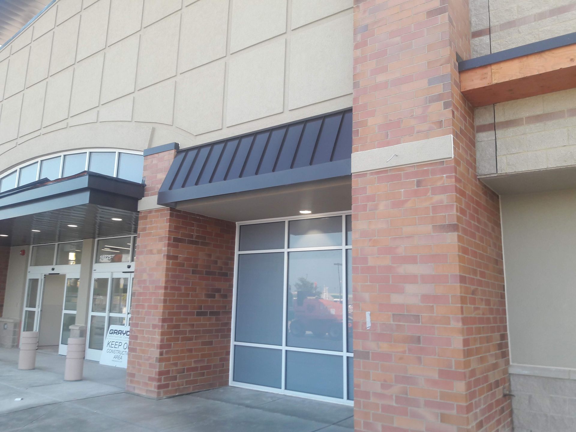 A large brick building with a lot of windows