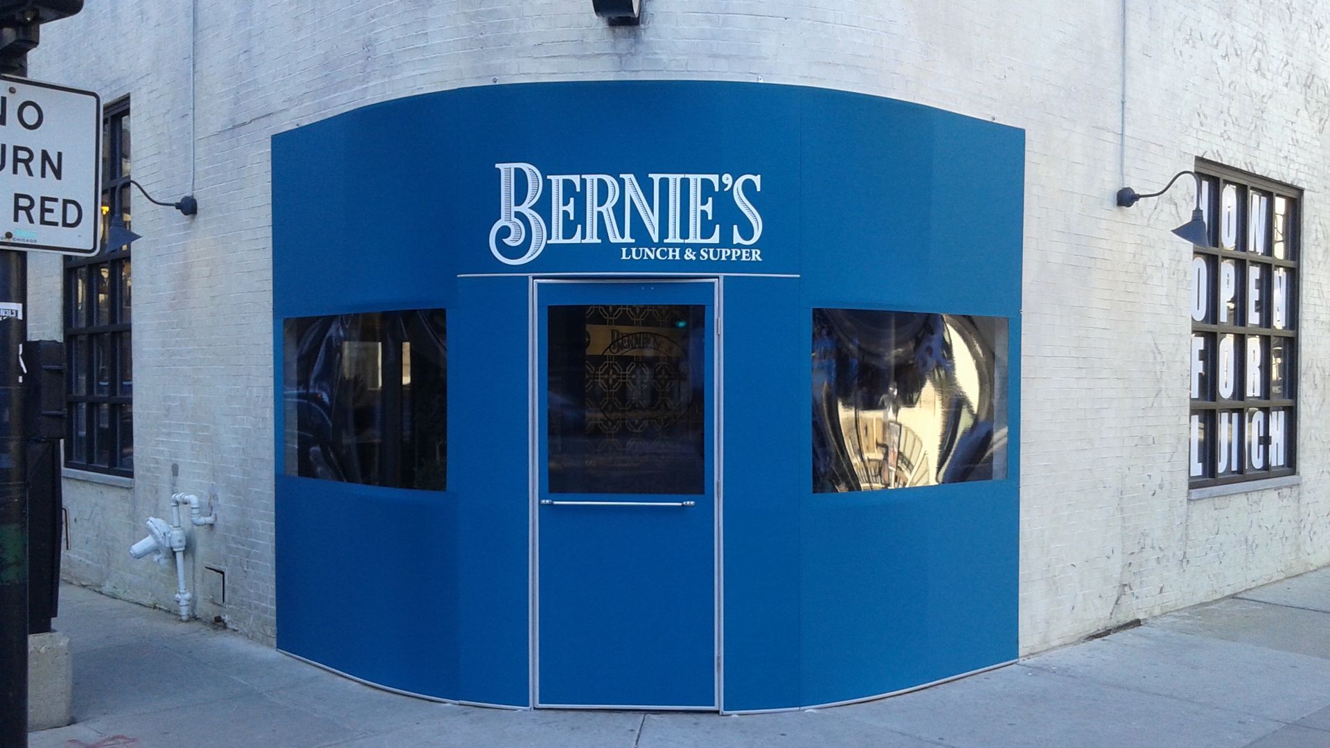 A blue building with the word bernie 's on it