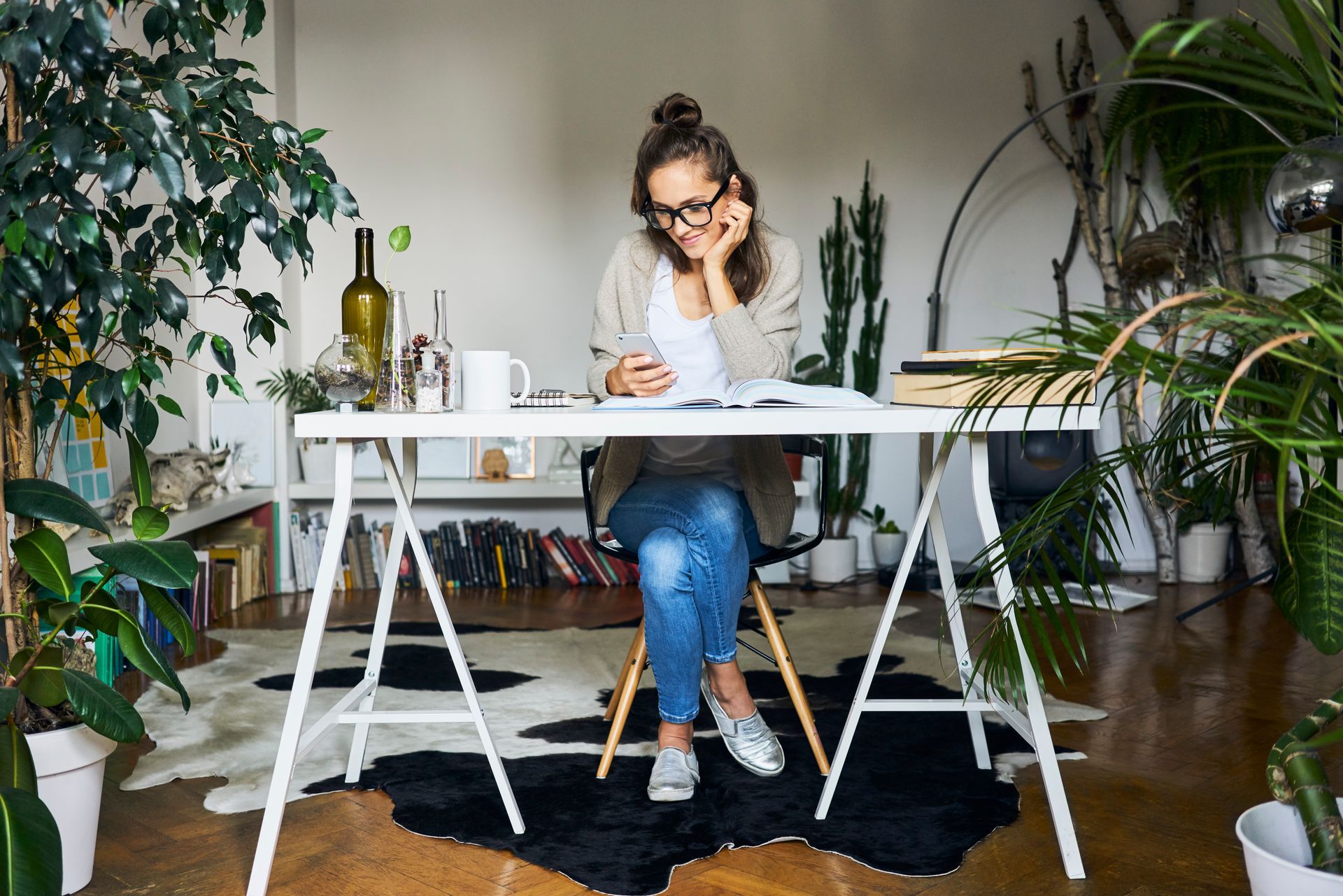 Coach and Creator Using AI Strategy from AP Digital Service to Attract New Clients