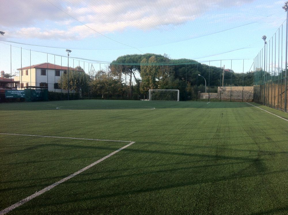 Rigenerazione manto erboso di campi da calcio