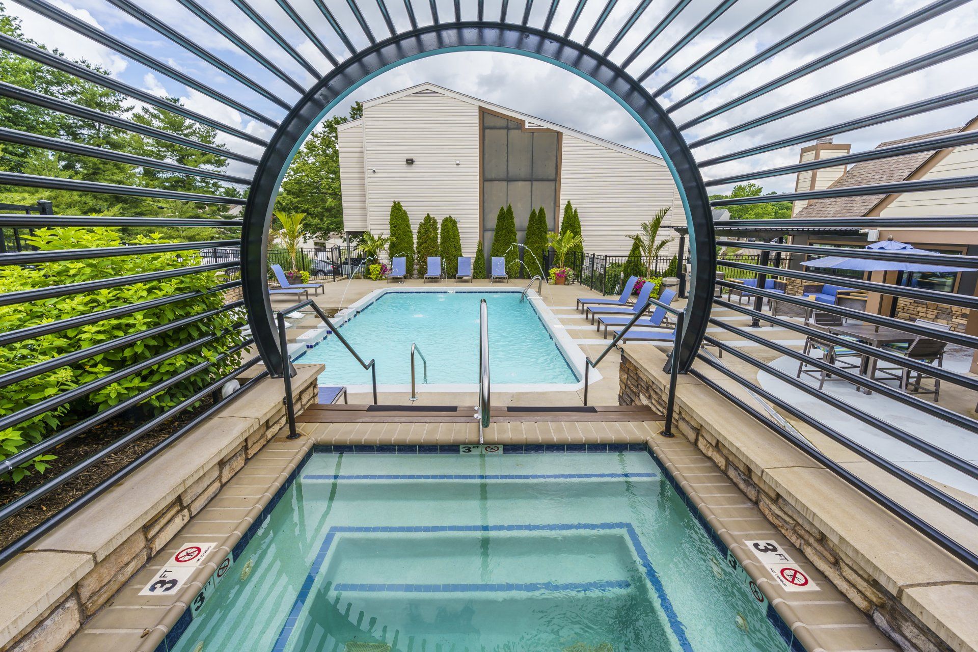 The Creeks on Kirklevington Apartments in Lexington, KY