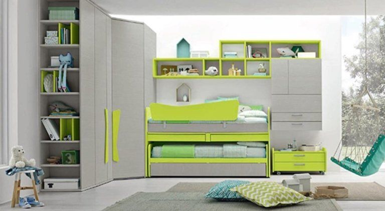 Cameretta con mobili grigi e verdi