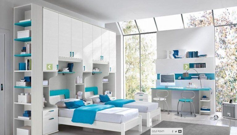 Cameretta con mobili binachi e azzurri