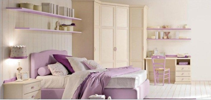 Cameretta per ragazze con ampio letto