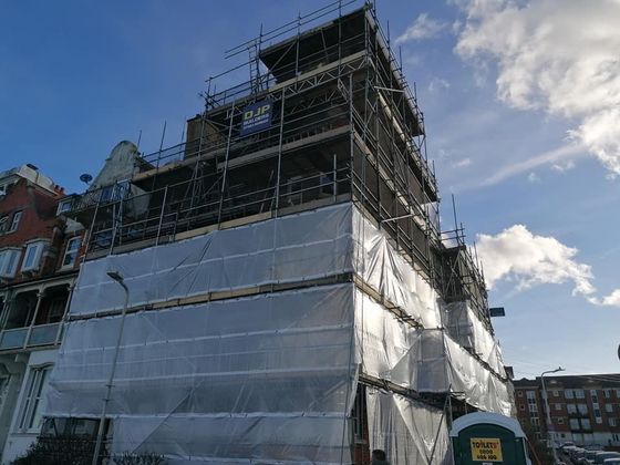 Scaffold With Monoflex Sheeting