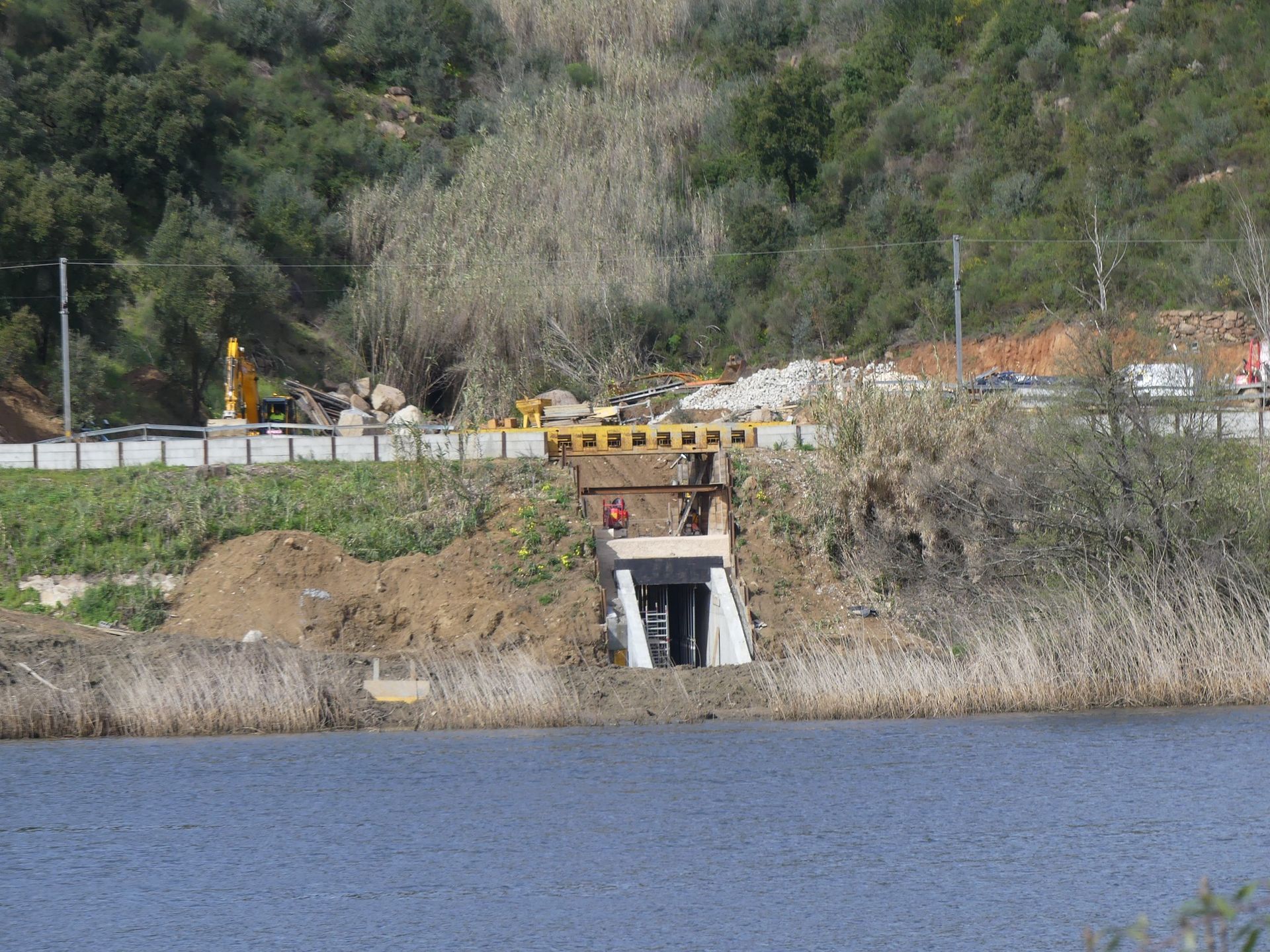 Infraestruturas de Portugal desenvolve obra de mais de um milhão de ...