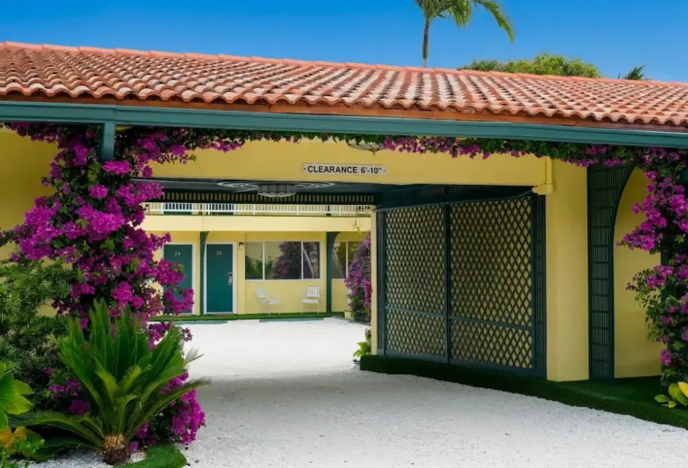 Palm Royal Entrance