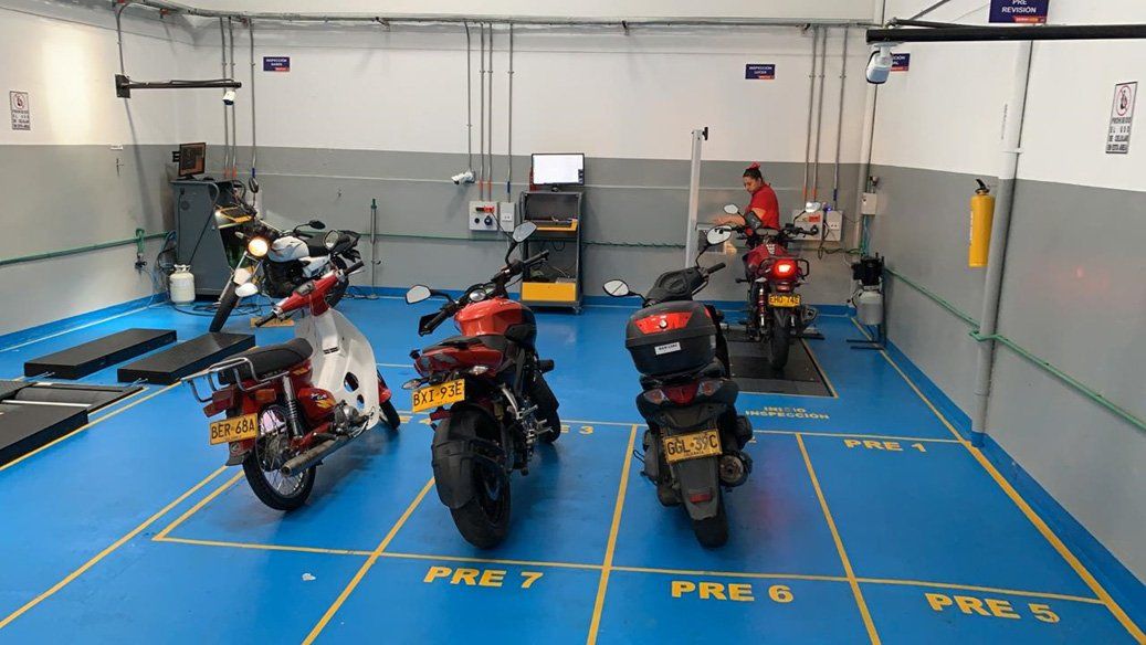 INVERSIONES SERVICENTRO Y DIAGNÓSTICO