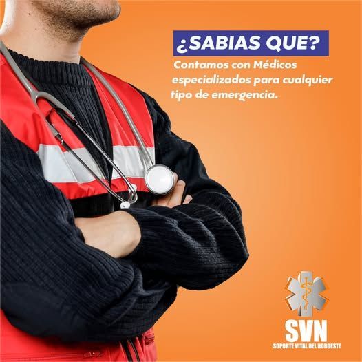 Un hombre que llevaba un chaleco rojo con un estetoscopio alrededor del cuello.