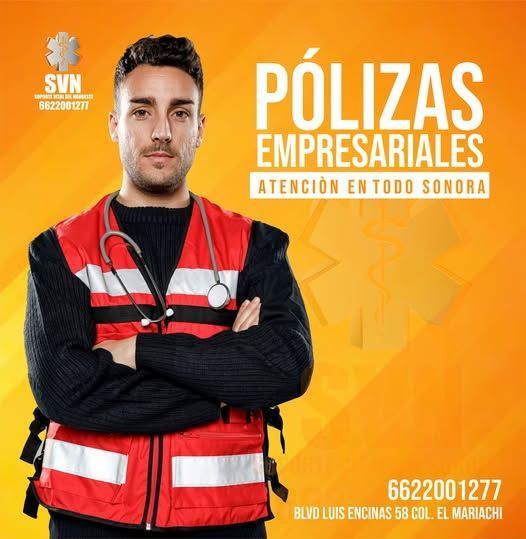 Un hombre que llevaba un chaleco rojo con un estetoscopio alrededor del cuello.