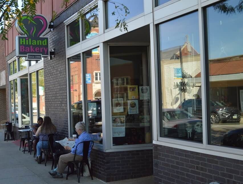 Hours and Location of Cha Cha's Hiland Bakery