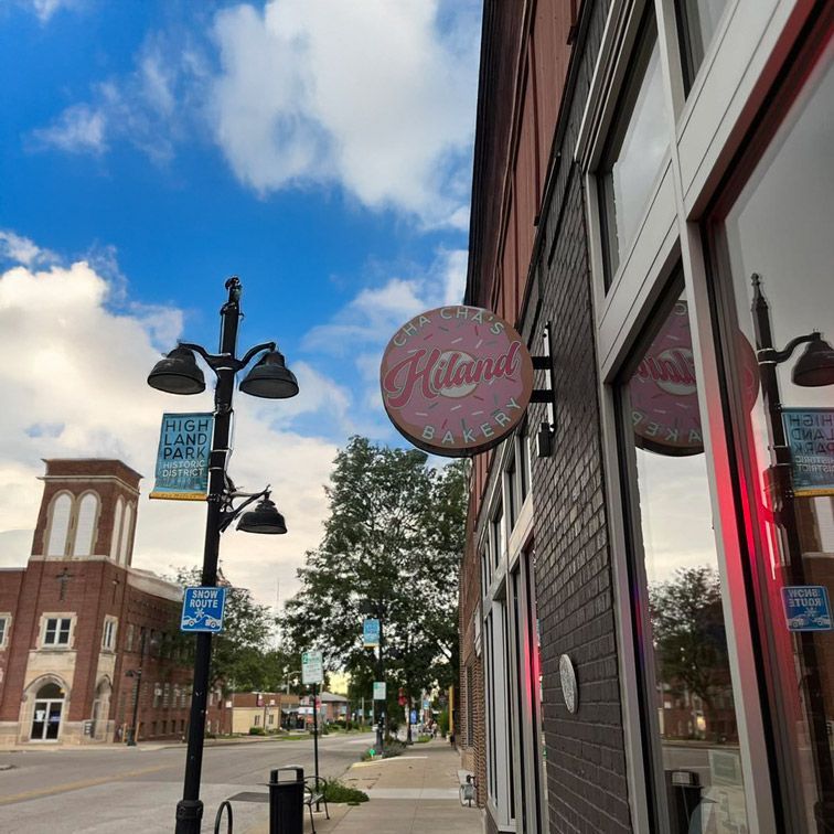 hours-and-location-of-cha-cha-s-hiland-bakery