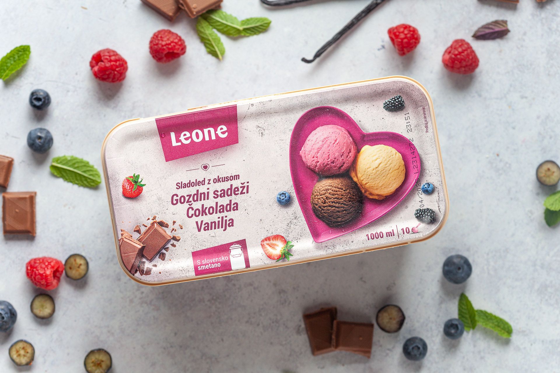 LEONE banjica Gozdni sadeži, čokolada, vanilja