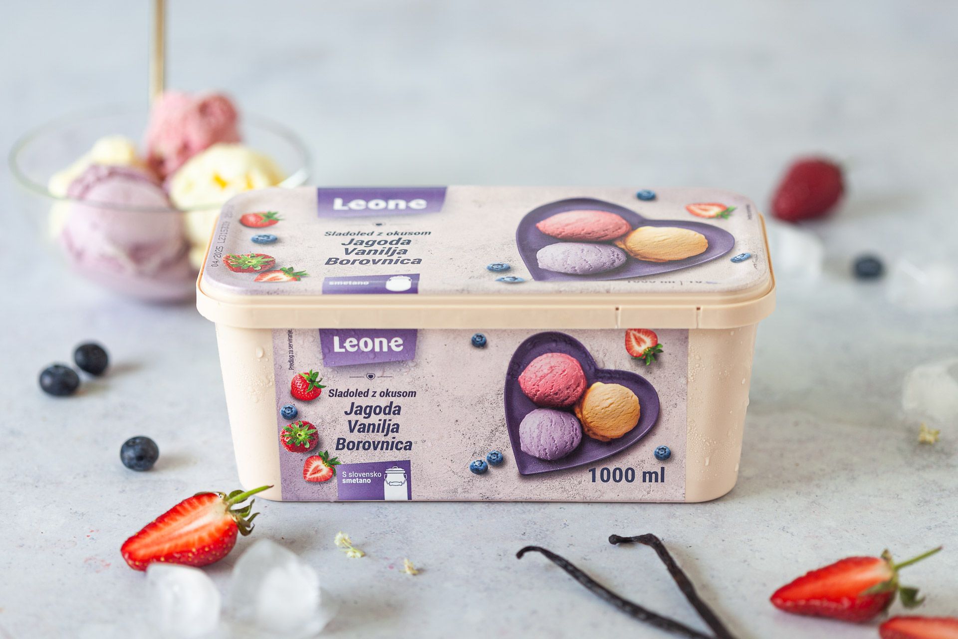 LEONE banjica jagoda, vanilja in borovnica