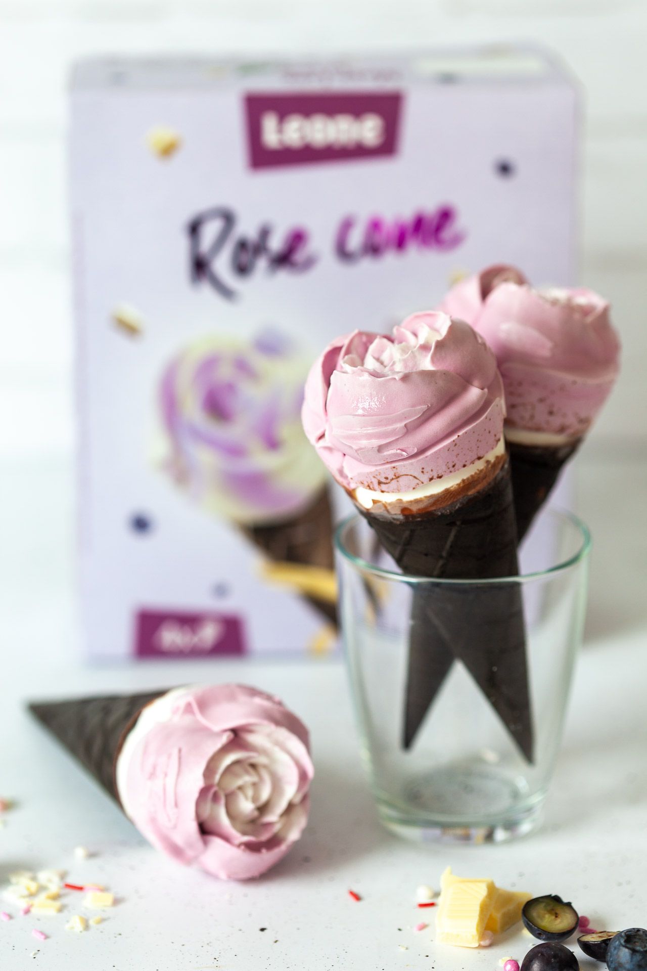 LEONE Rose cone borovnica in cheesecake