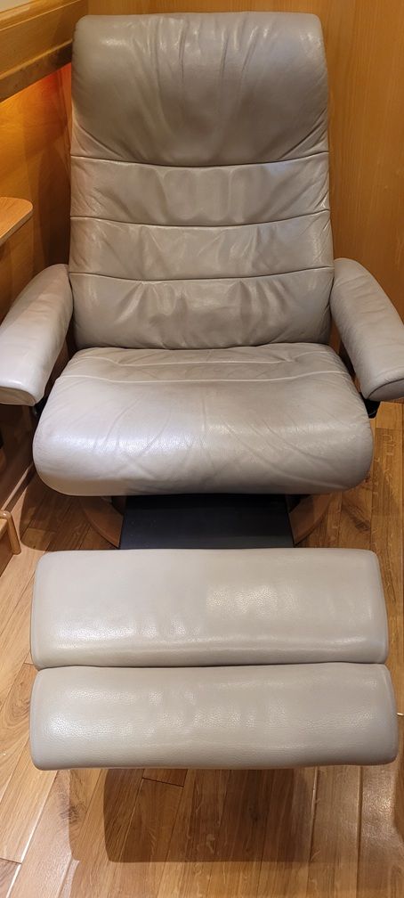 Stressless Captains Chair extended