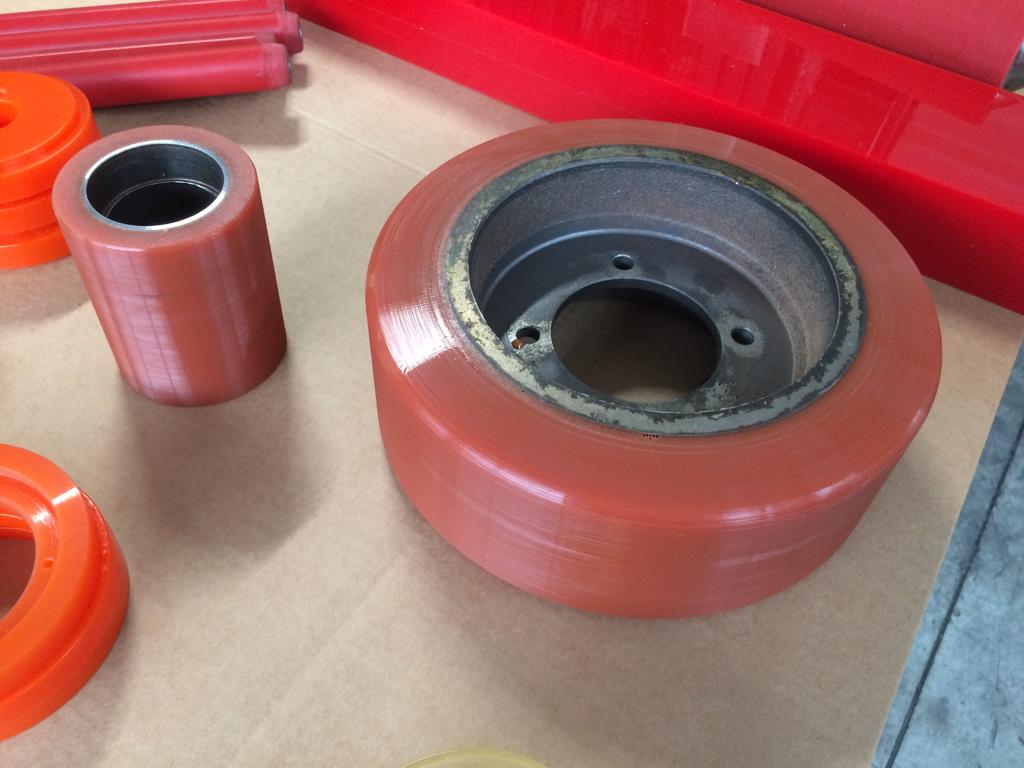 Silikonkautschuk, Polyurethan und Vulkollan für Walzen und Räder in Parma