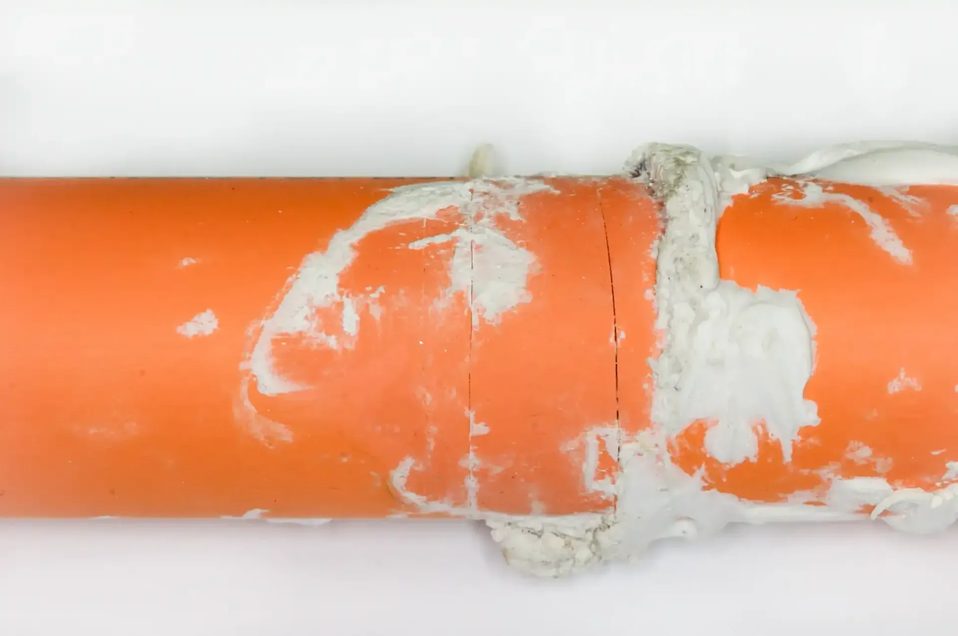 Cracking of CPVC sprinkler pipe on contact with incompatible fire stopping mastic