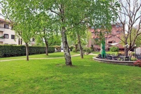 Giardino di un residence