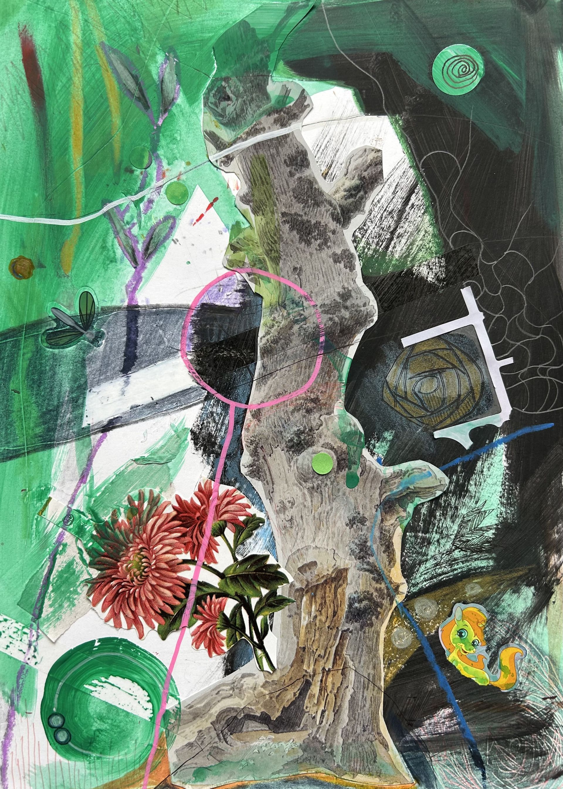 Abstract schilderij met een gestructureerde boomstam, roze bloemen en groene en zwarte achtergrondelementen.