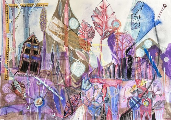 Abstract mixed media kunstwerk in paars, roze en blauw. Met gebouwen, bladeren en cirkels.