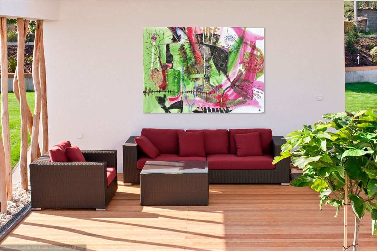 Abstracte aquarel met groen, roze en zwart. Een centrale donkere vorm met een groot oog wordt omringd door florale en geometrische vormen.