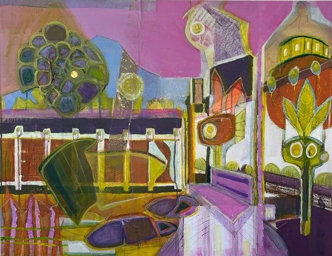 Abstracte stadsgezicht met kleurrijke gebouwen, een brug en een helder roze-paarse lucht.