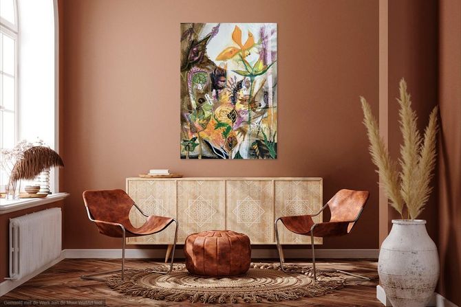 Abstract aquarelschilderij van bloemen in bruin, oranje en groen.