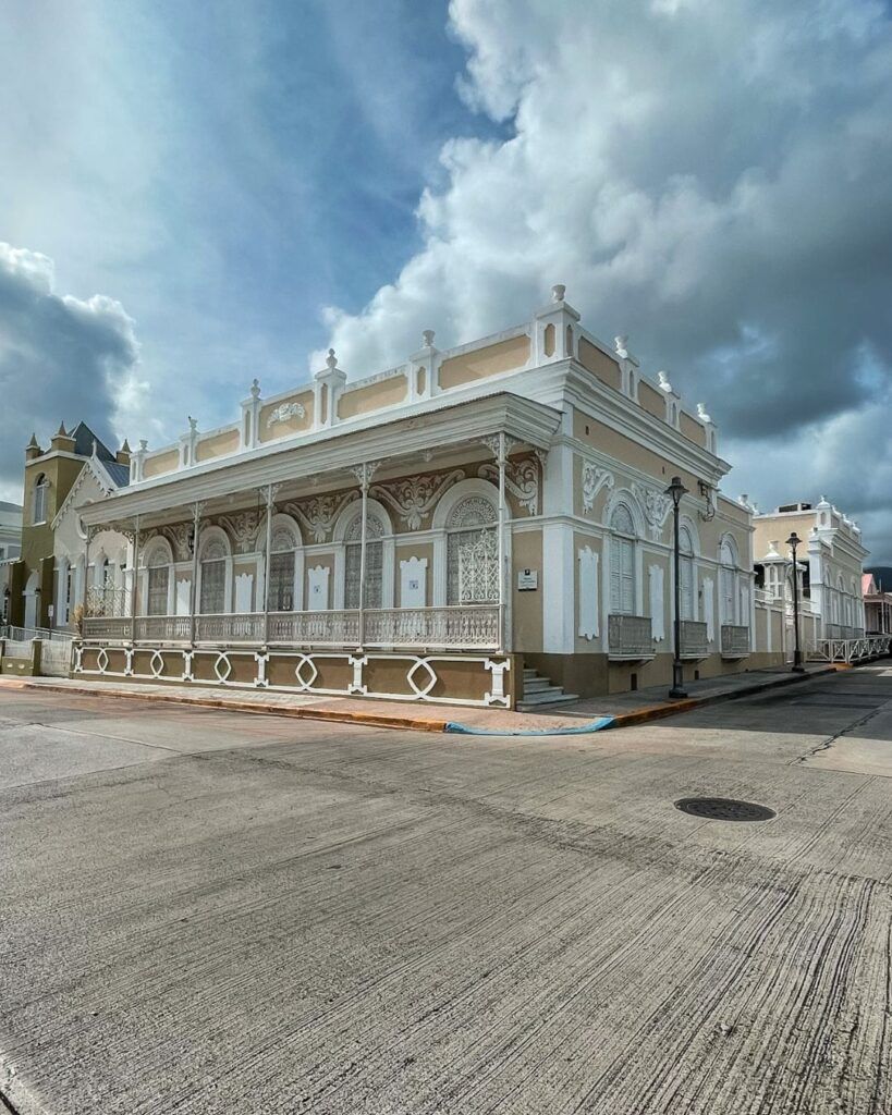 Fachada del Museo Casa Cautiño en Guayama, ejemplo de arquitectura histórica del siglo XIX