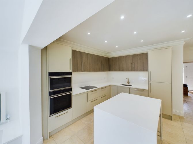 Kitchen with Quartz in Reading