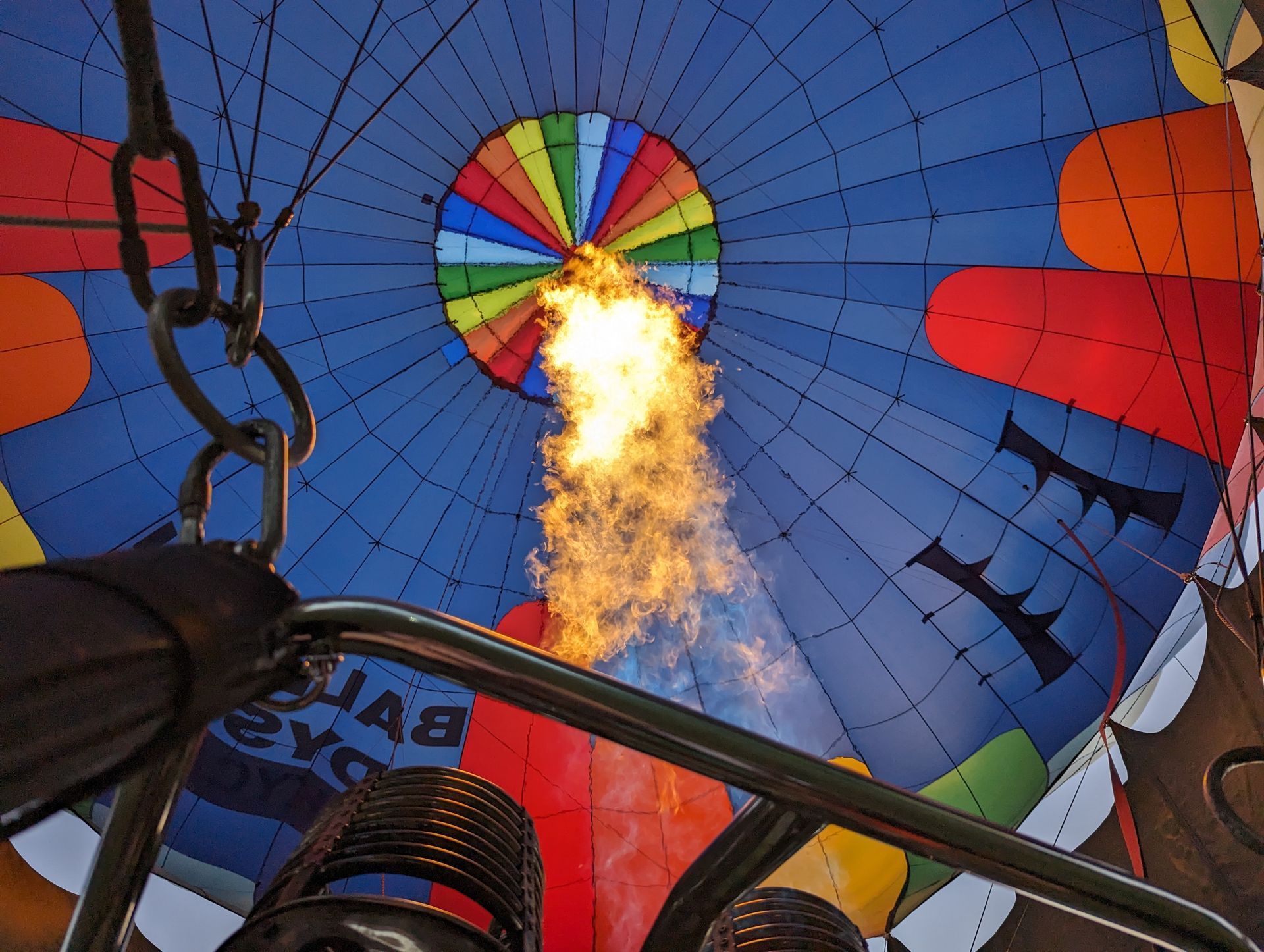 A hot air balloon with the letter h on it