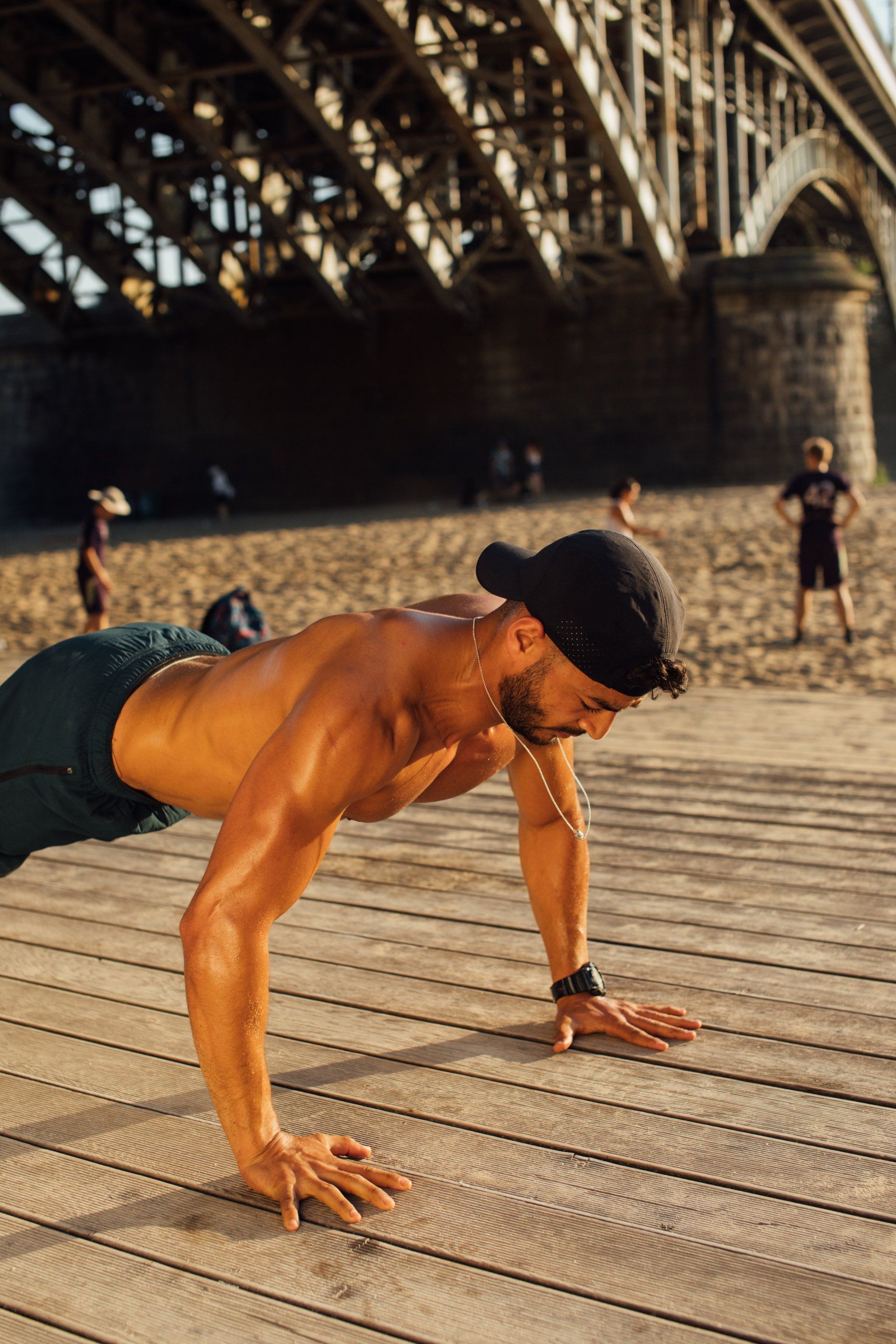 The proven HI-ER Shred System helps men and women to lose belly fat and build lean muscle in 6 weeks