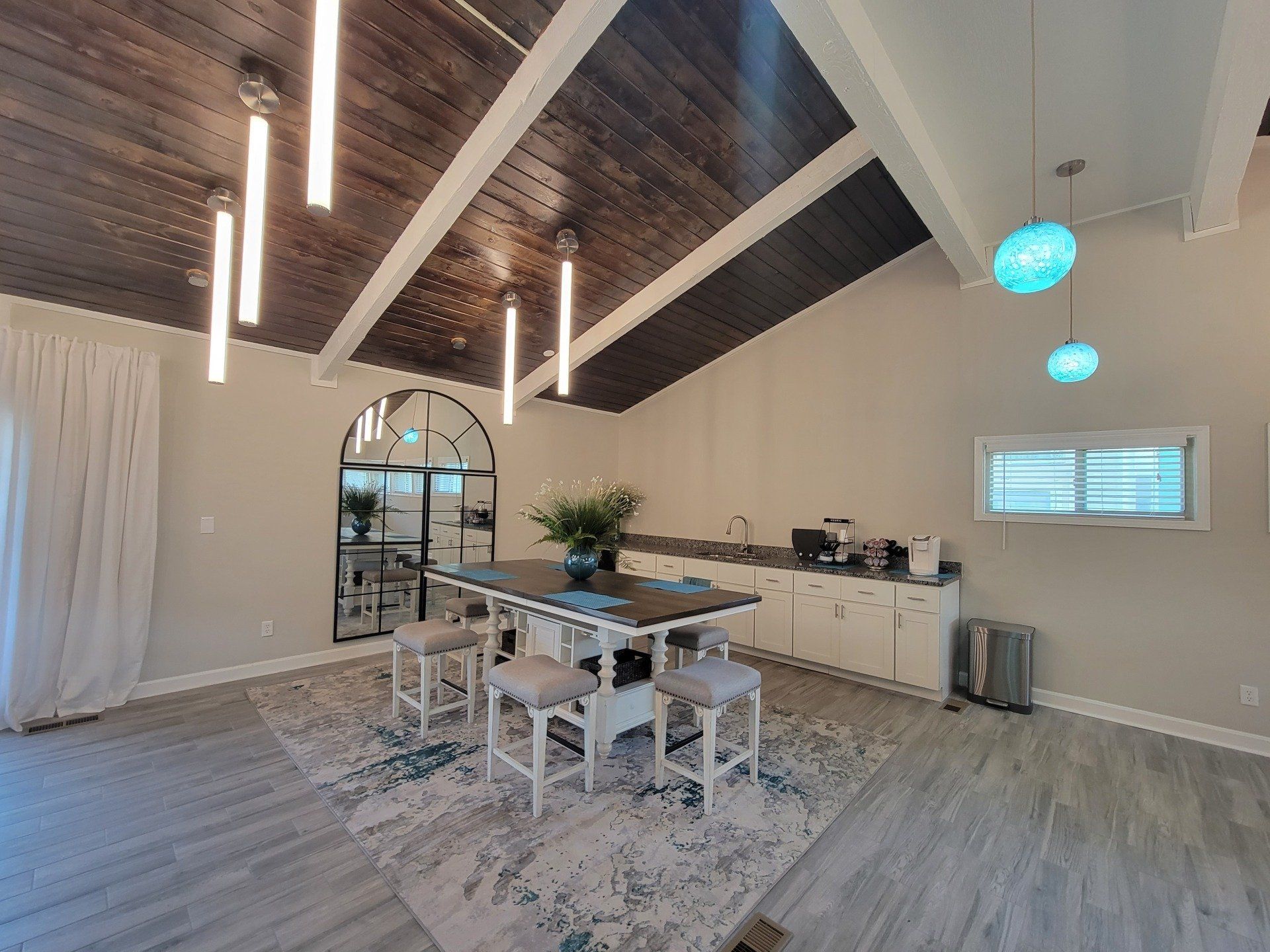 Gallery The Onyx at 67 Apartments