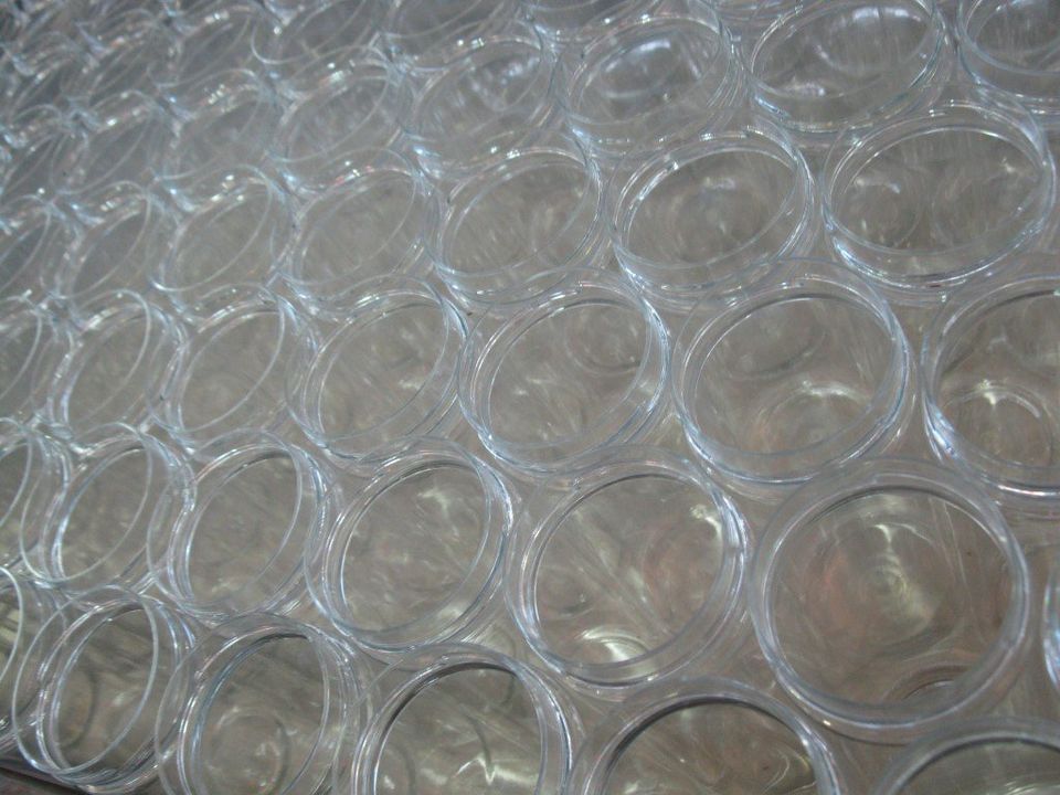 contenitori in plastica stampati in serie