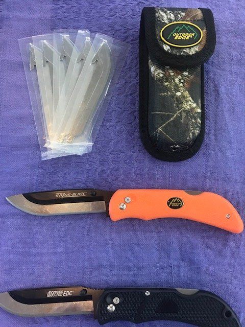 Knives, as seen on TV, with extra blades and camo pouch