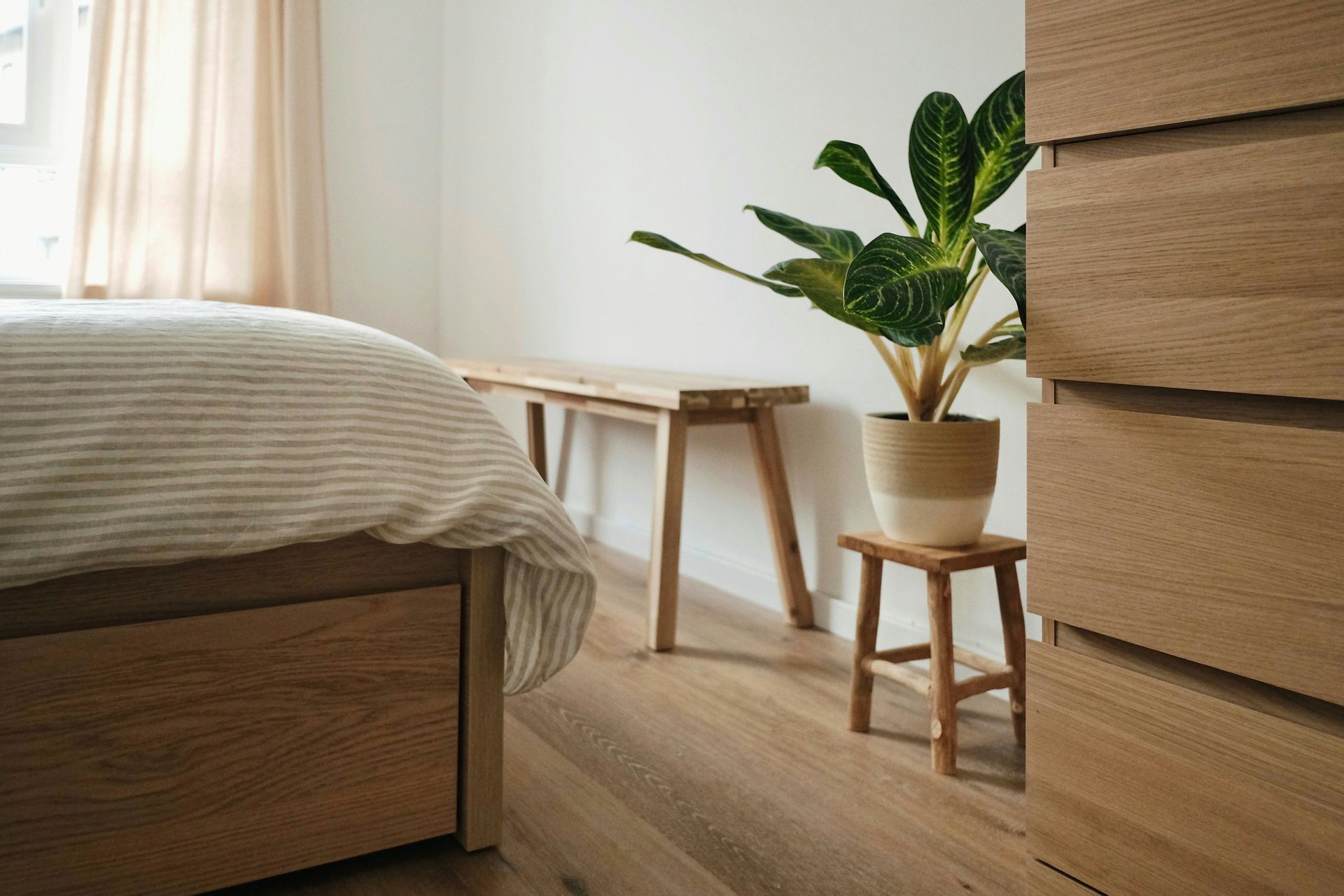 Hardwood vs. laminate flooring comparison for New York homes
