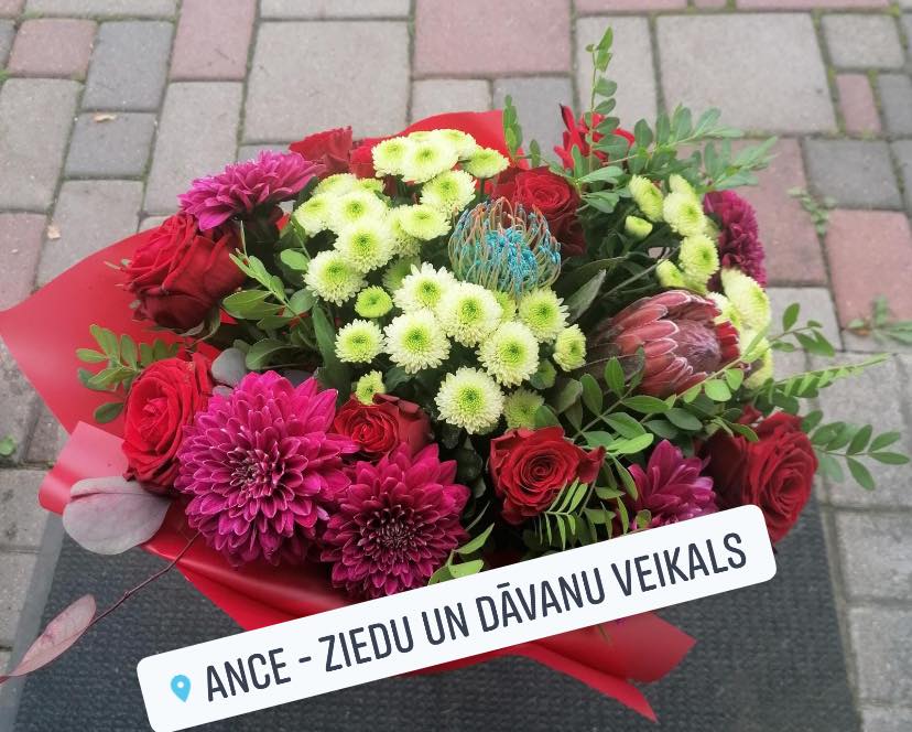 Mātes diena, Skolotāju diena, Ziemassvētki, Jaunais gads, orhidejas