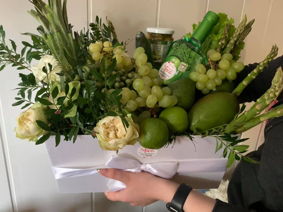 Augļu pušķi, pasūtīt ziedus, pārsteiguma ziedi