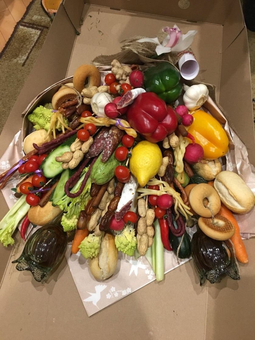 Ziedu veikals. Dāvanas, puķu pušķi, florists, florista pakalpojumi