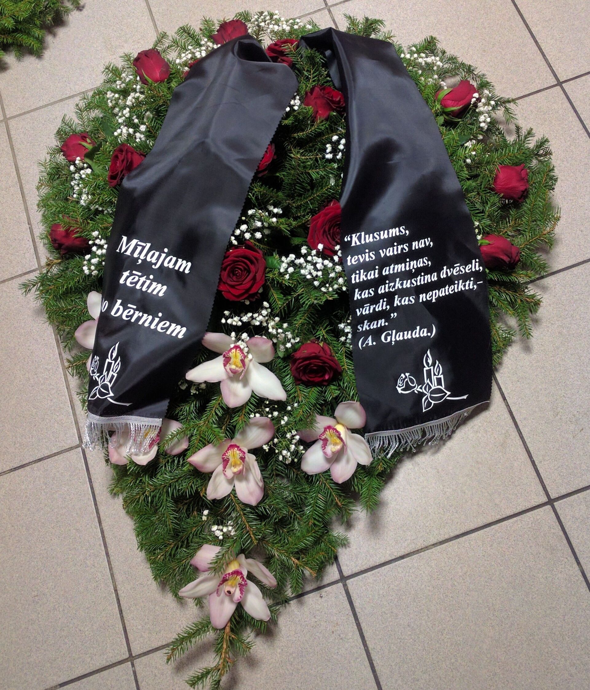 Vainagi, sēru pušķi, sēru floristika, floristika, florista pakalpojumi,