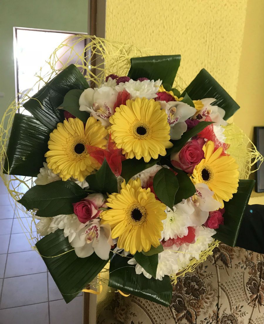 baloni. Vainags, dekors, štrauss, vāze, svece. Svētku, līgavas pušķi