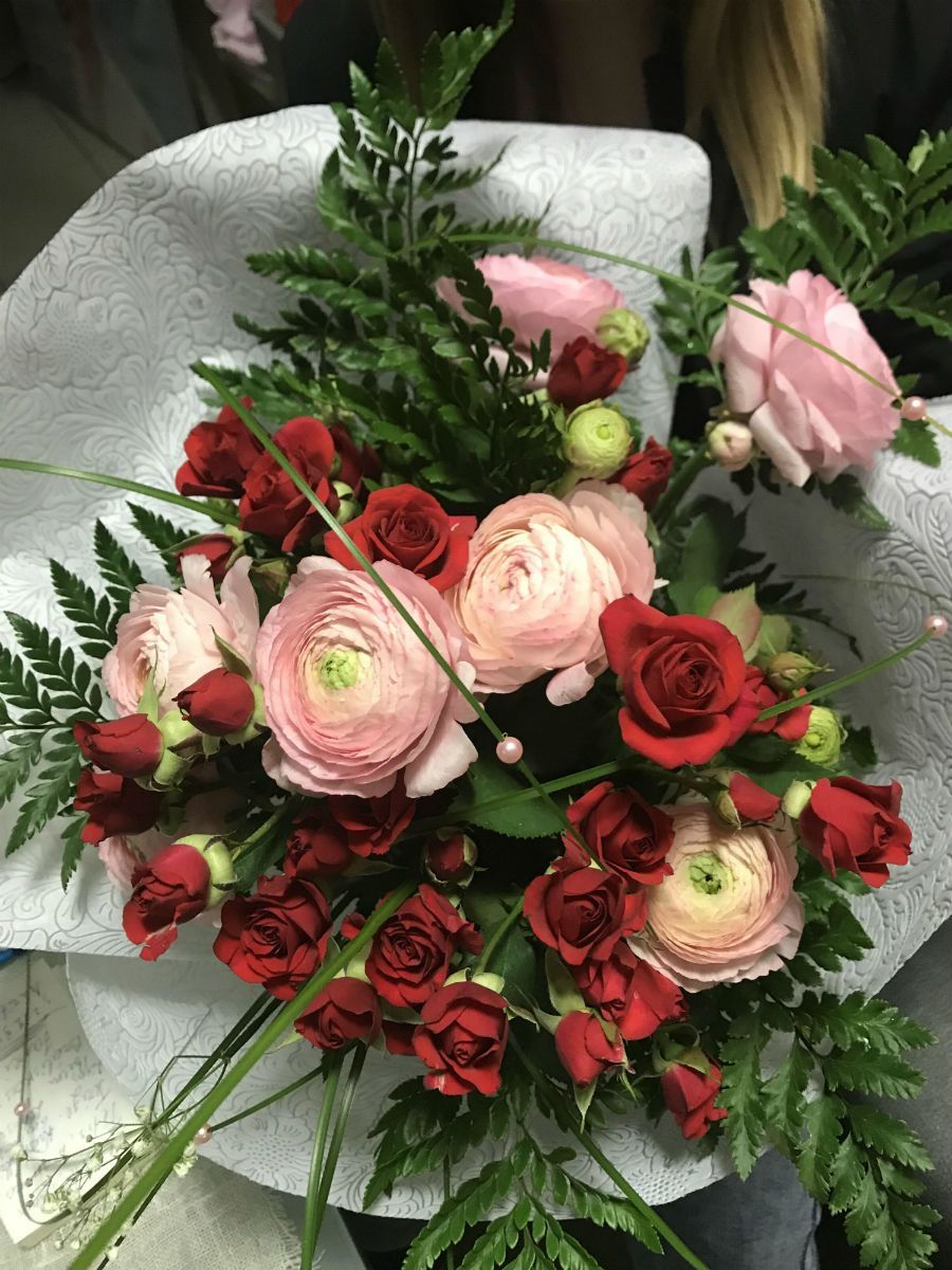 ziedi bērēm,Ziedu pušķi kāzām, ziedi kāzām,līgavu pušķi Līvānos,Ziedu pušķi dažādiem gadījumiem,ziedu pušķi,sia