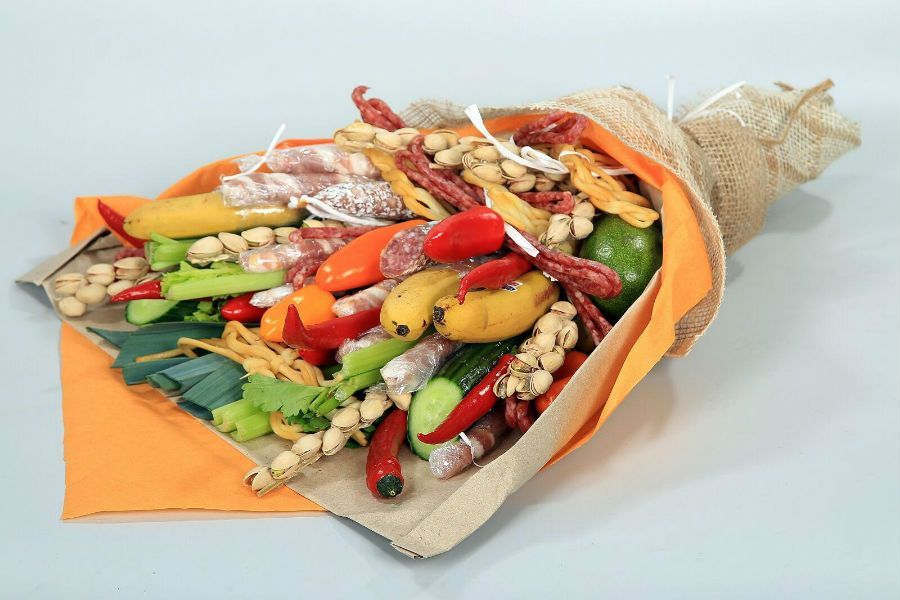 suvenīri, svečturi, vāzes, sveces, apsveikumu kartiņas