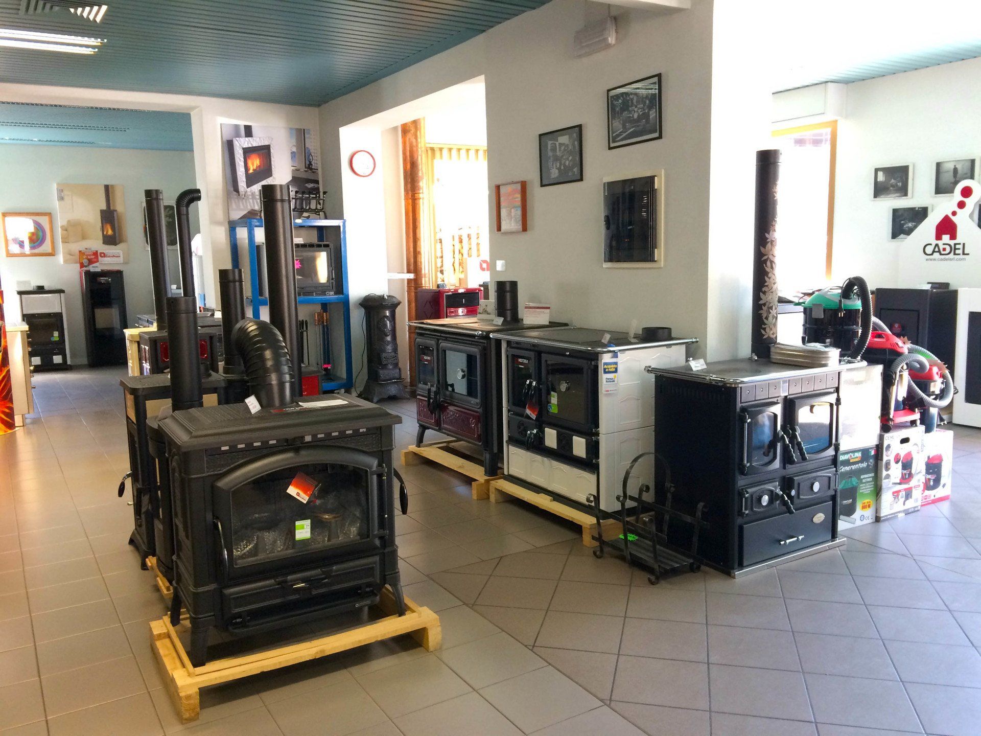 Ravelli marchio di stufe a legna e pellet